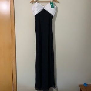 NWT Cachet Formal Dress